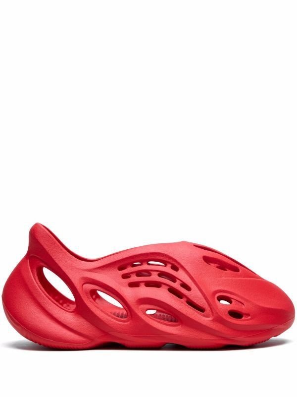 Yeezy Foam RNNR "Vermillion" sneakers