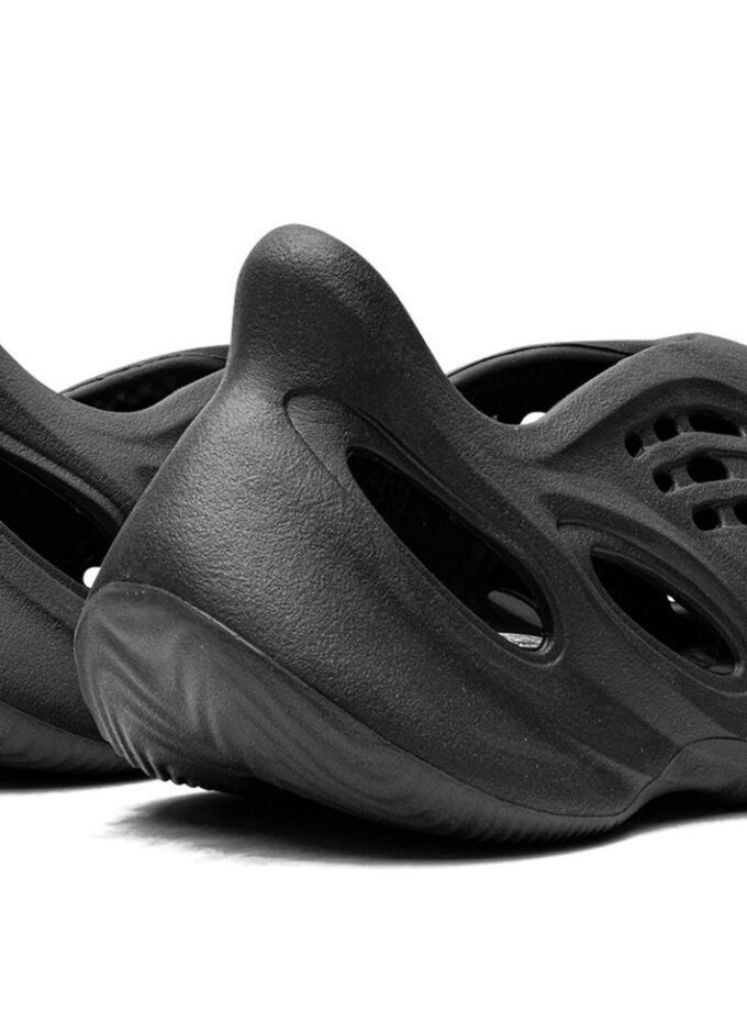 Yezzy foam runne "OYNX"